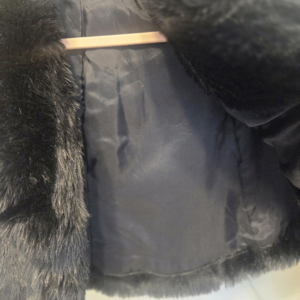LOFT Luxurious Faux Fur Cape-Great For Formal Occasions!! BLACK Available Only!! - Picture 9 of 9